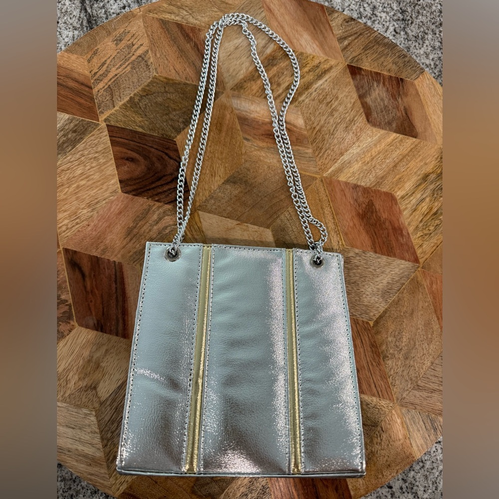 Vintage WALBORG silver metallic handbag